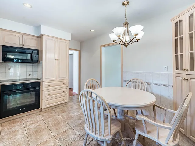 Additional image 11 of 125 Decarie Circ