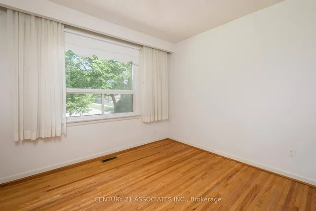 Additional image 17 of 11 Drury Lane