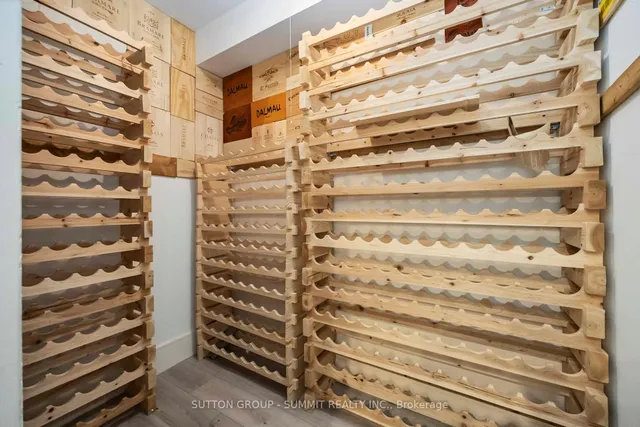 Additional image 40 of 127 Munro Blvd