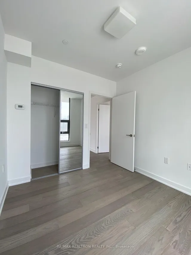 Additional image 11 of 11 Wellesley St Unit 607