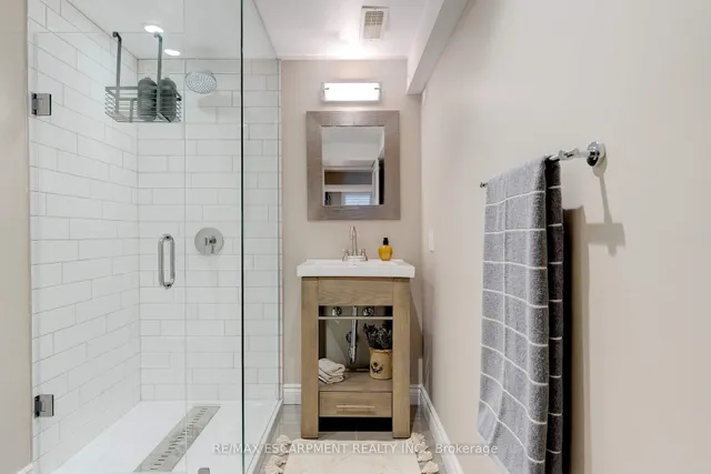 Additional image 28 of 640 George St