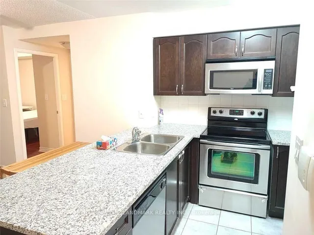 Additional image 5 of 35 Hollywood Ave Unit 1515