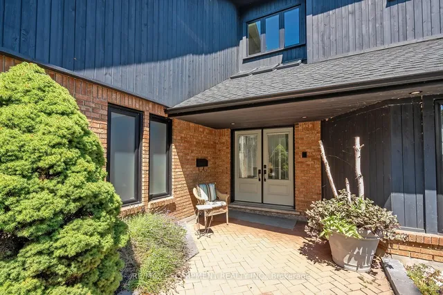 Additional image 4 of 275 Alexander Crt