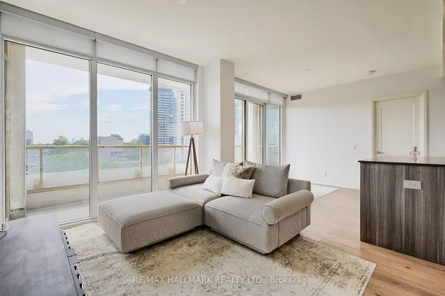 Additional image 5 of 151 Avenue Rd Unit 601