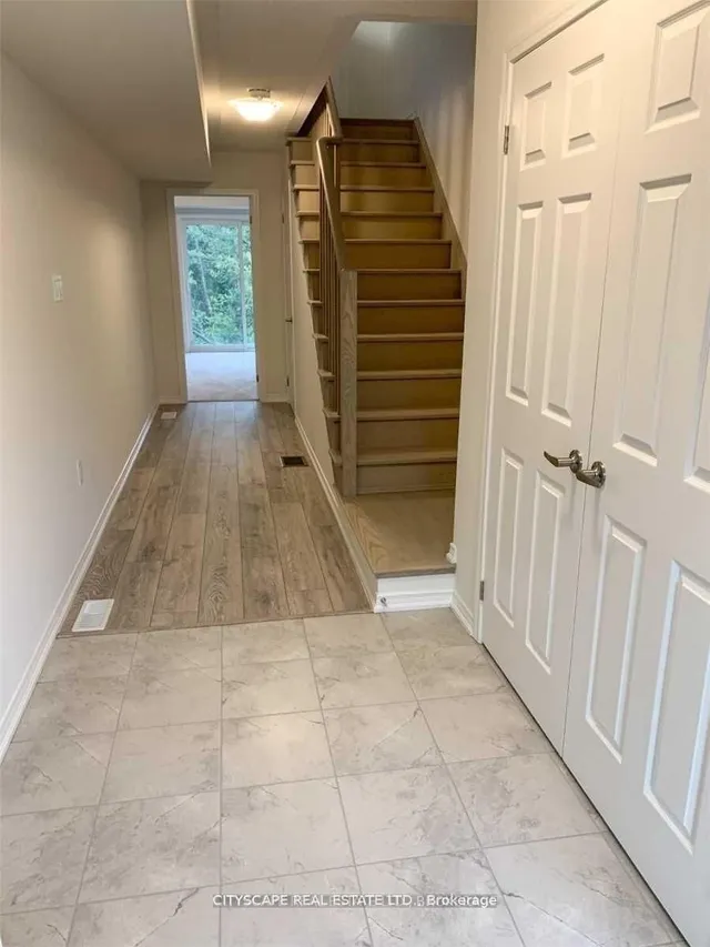 Additional image 2 of 21 Woodstream Dr