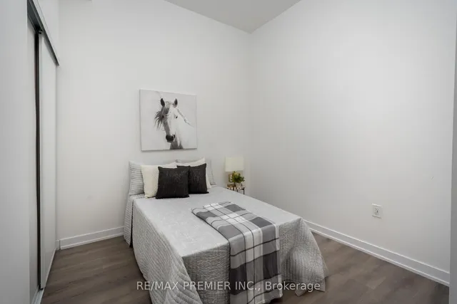 Additional image 25 of 2433 Dufferin St Unit 103