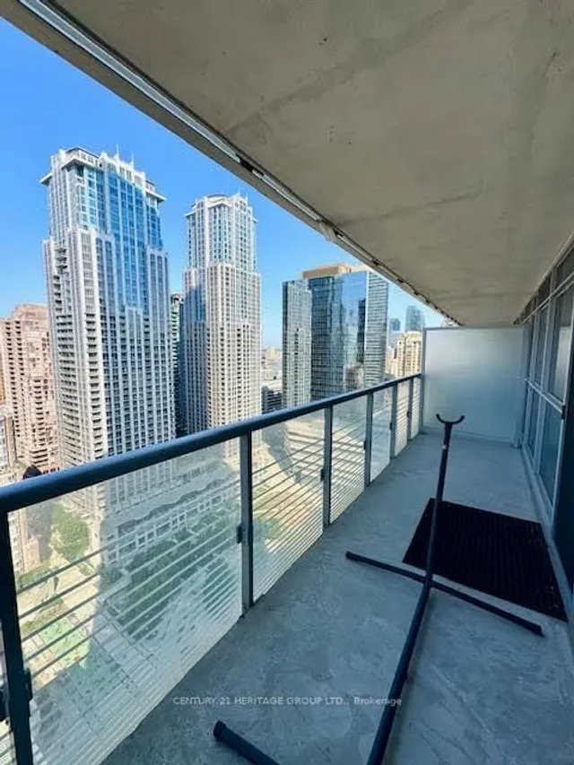 Additional image 14 of 386 Yonge St Unit 2312