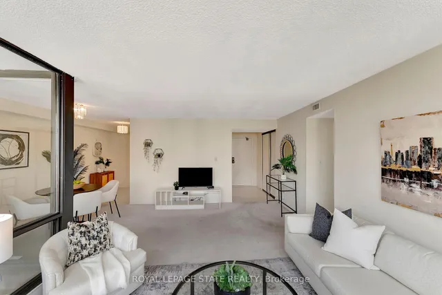 Additional image 11 of 120 Duke St Unit 1401