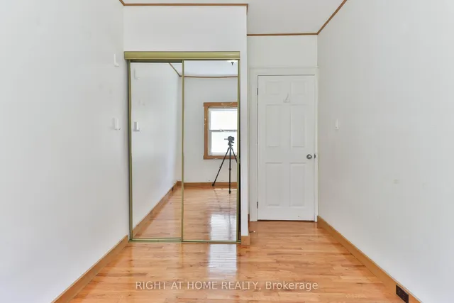 Additional image 24 of 948 Runnymede Rd