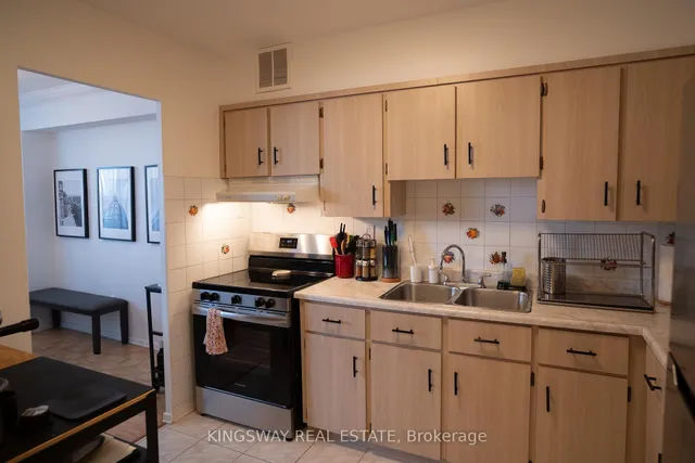 Additional image 8 of 451 The West Mall Dr Unit 518