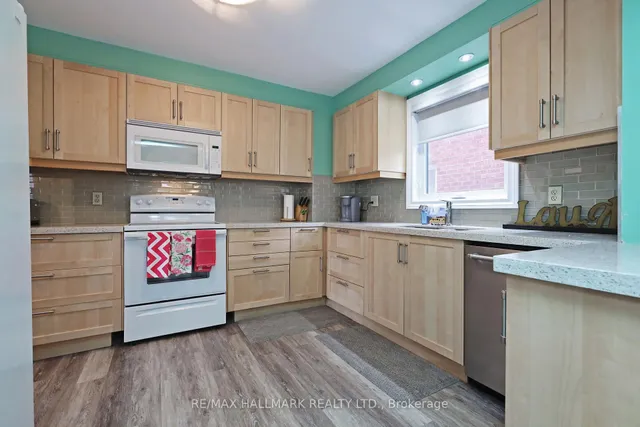 Additional image 22 of 523 Petawawa Cres