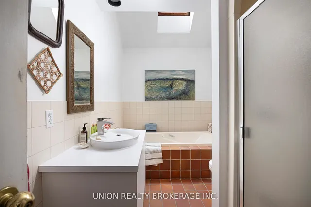 Additional image 27 of 32B Victoria Park Ave