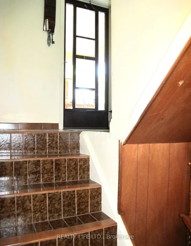 Additional image 29 of 4 Rosalie Ave