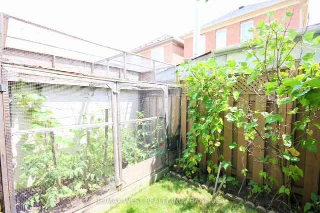 Additional image 32 of 1 Platinum Dr