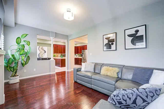 Additional image 13 of 21 Duxford St