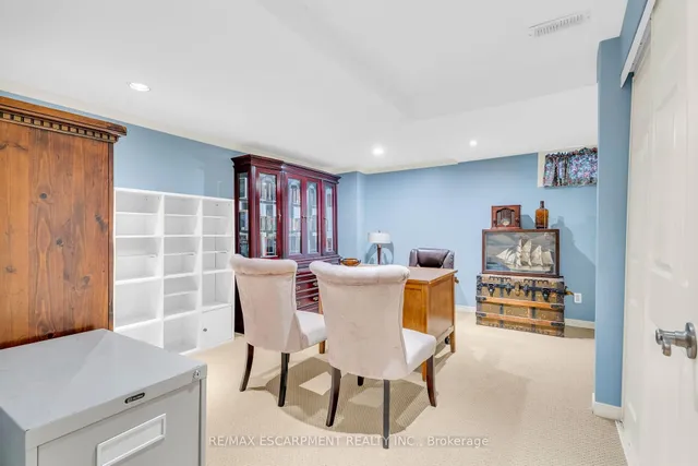 Additional image 39 of 484 Bush Dr