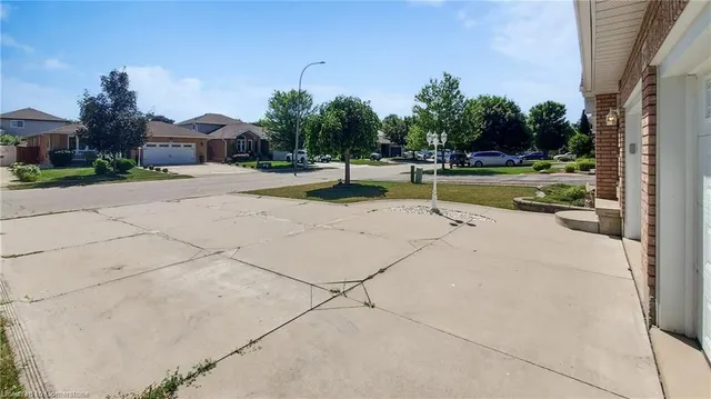 Additional image 4 of 183 Alderlea Ave