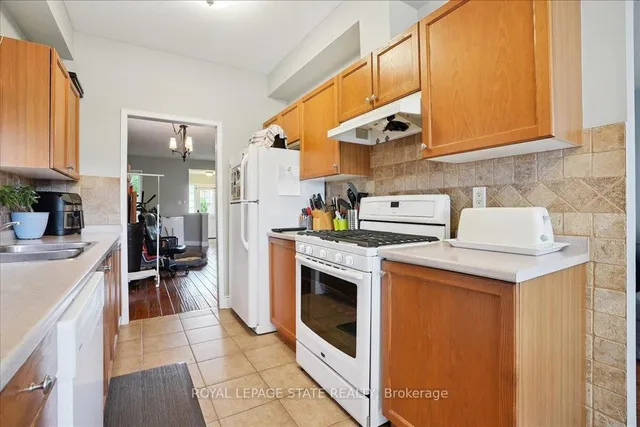 Additional image 14 of 70 Moore Cres