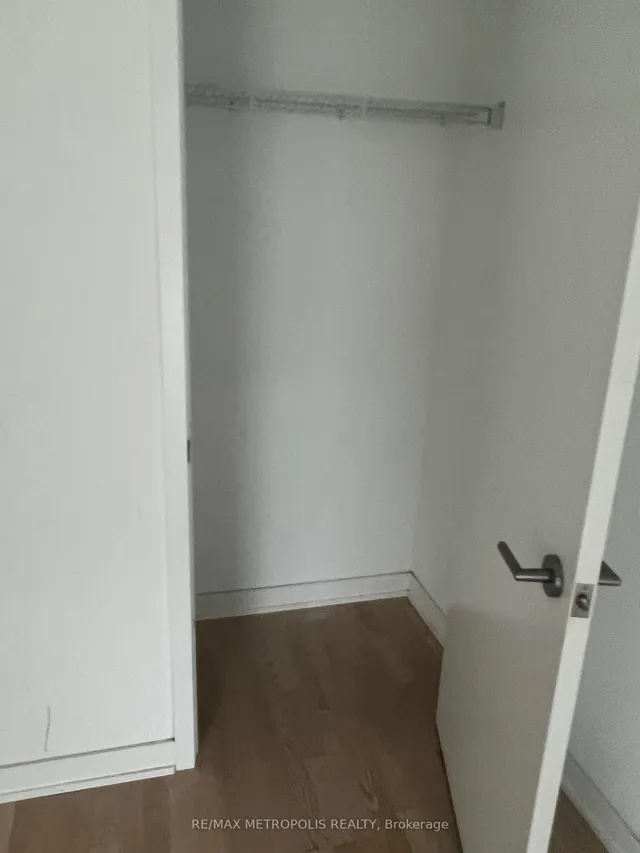 Additional image 8 of 161 Roehampton Ave Unit 1805