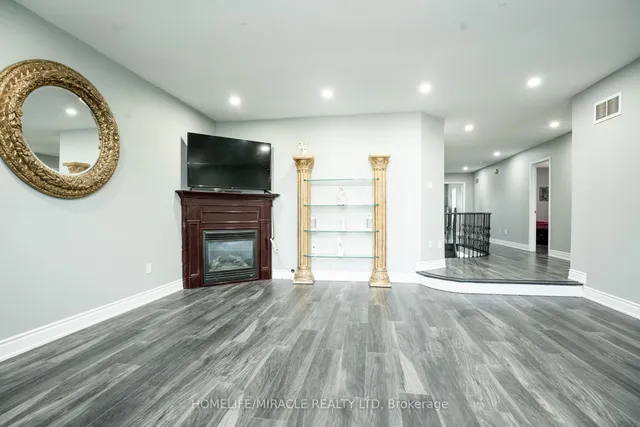 Additional image 40 of 16 Signet Crt