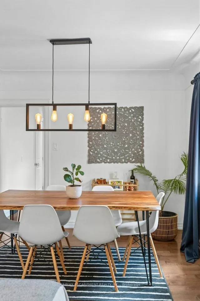 Additional image 27 of 103 Cameron Ave