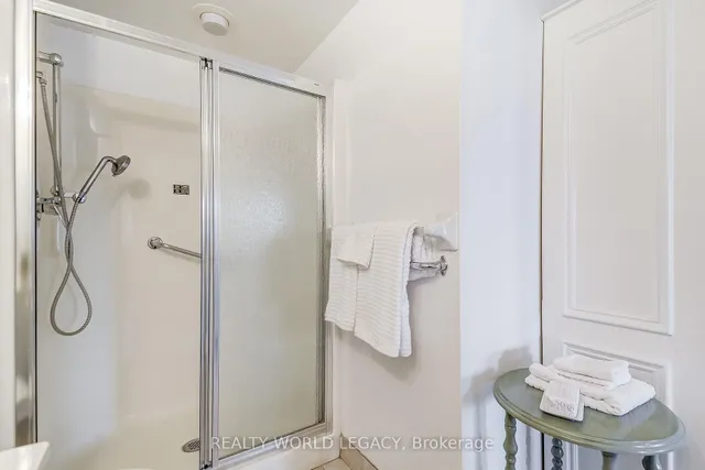 Additional image 14 of 100 Burloak Dr Unit 1416