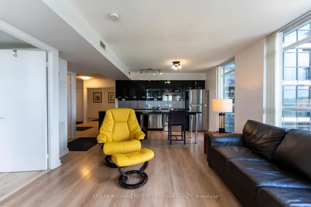 Additional image 3 of 19 Singer Crt Unit 717