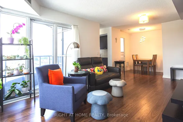 Additional image 4 of 151 Village Green Sq Unit 908