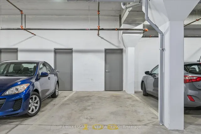 Additional image 42 of 1 Redfern Ave Unit 102