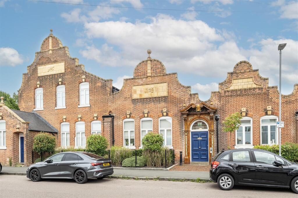 Sutton Road, St. Albans