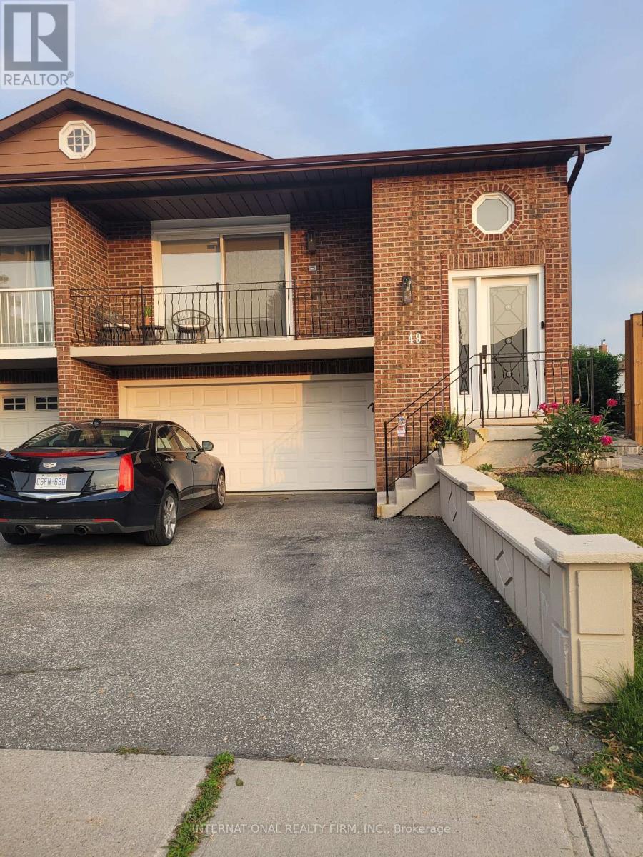 49 AVON CRESCENT|Vaughan (East Woodbridge), Ontario L4L1H4