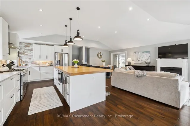 Additional image 7 of 755 Parker Cres