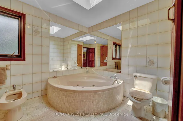 Additional image 11 of 805 Centre Rd