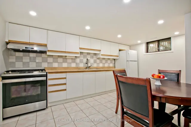 Additional image 21 of 39 La Peer Blvd