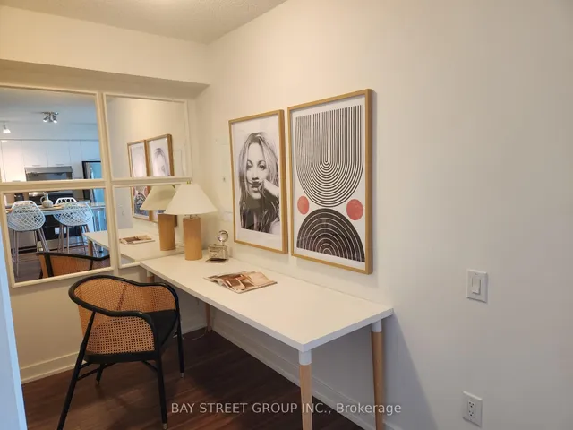 Additional image 5 of 29 Singer Crt Unit 512