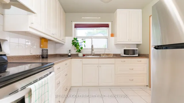 Additional image 11 of 17 Greenhills Sq