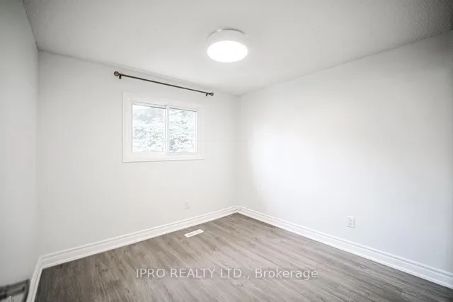 Additional image 11 of 38 Roehampton Cres