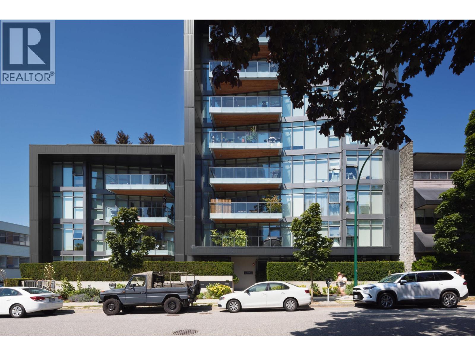 1553 W 8TH AVENUE|Vancouver, British Columbia V6J1T5