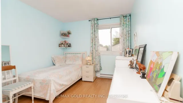 Additional image 26 of 17 Greenhills Sq