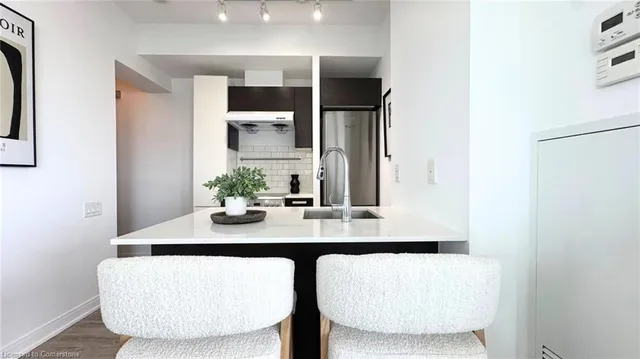 Additional image 8 of 42 Charles St Unit 2409