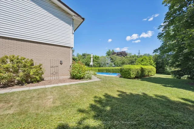 Additional image 38 of 1324 Elgin Cres