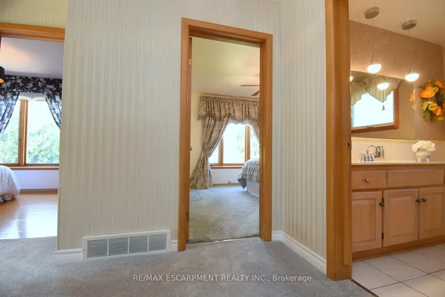 Additional image 17 of 33 Dubarry Blvd