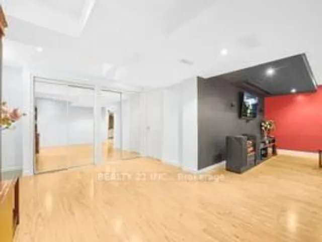 Additional image 33 of 49 Legend Lane