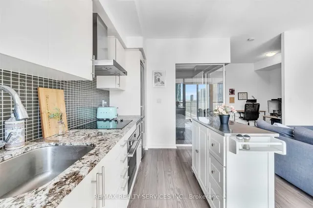 Additional image 19 of 352 Front St Unit 1413