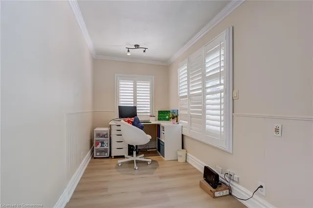 Additional image 15 of 657 Greenwood Dr