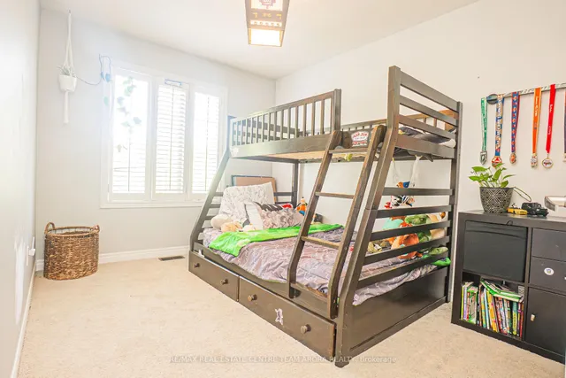 Additional image 19 of 608 Lumberton Cres