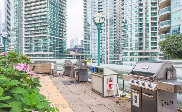 Additional image 37 of 10 Queens Quay Unit 706