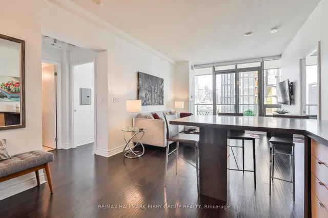 Additional image 14 of 33 Lombard St Unit 2204