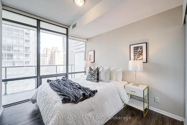 Additional image 15 of 832 Bay St Unit 805