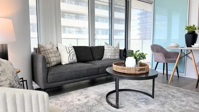 Additional image 16 of 42 Charles St Unit 2409